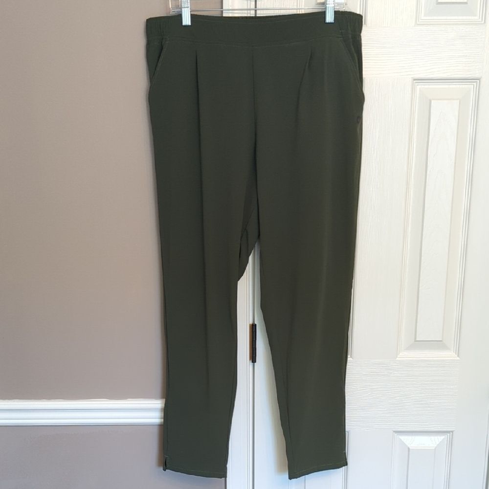Women's Outdoor Research Ferrosi Transit Dark Green Ankle Pants